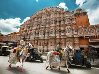 Delhi ↔ Jaipur return from ₹5,350